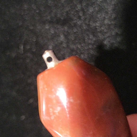 Red jasper fish pendant with 925 sterling loop - Picture 3 of 6